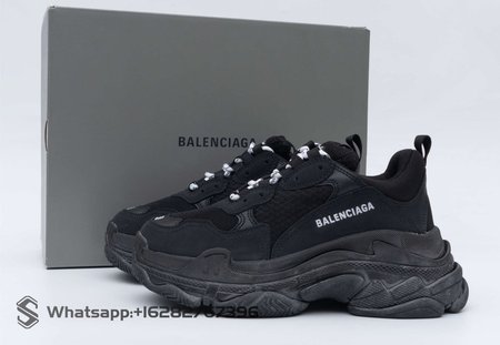 Balenciaga Triple S Triple Black (2018 Reissue) (Pre-Distressed) SIZE: 35-45